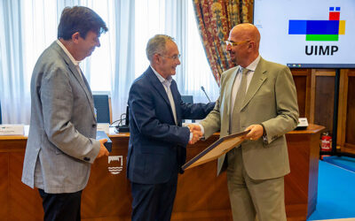 Ángel Carracedo recibe el Premio 2024 a la Trayectoria Internacional en el Derecho de la Salud