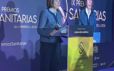 La directora científica del IDIS, María Luz Couce, recibe el premio Sanitarias 2026